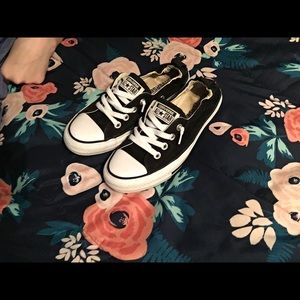 Women's 7.5 black converse